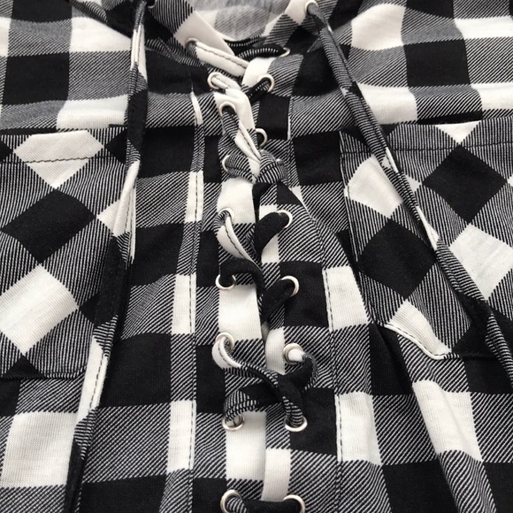 Black and white checkered shirt - Picture 2 of 4